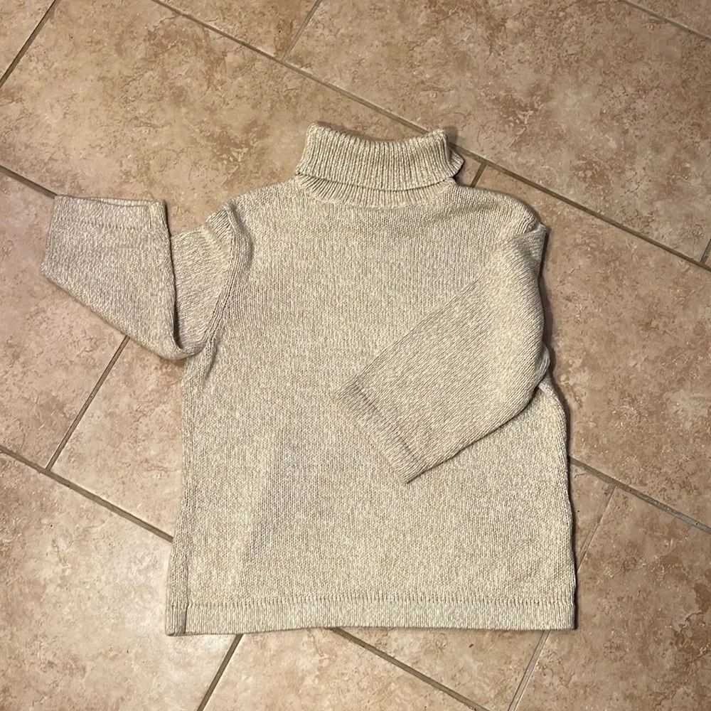 Turtle neck sweater